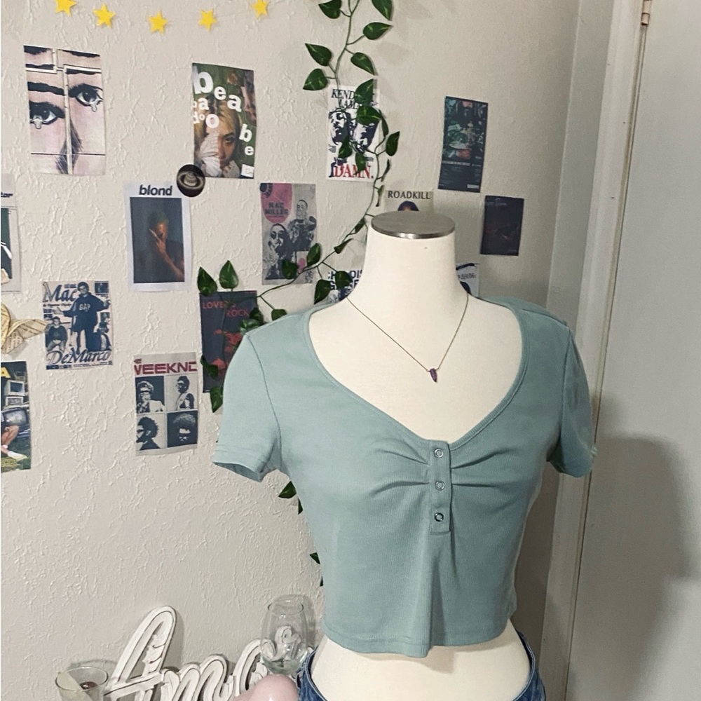 SHEIN Buttoned Crop Top - Soft Blue